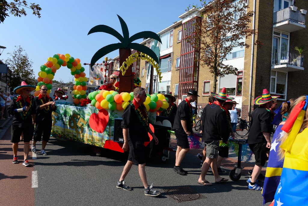 ../Images/Zomercarnaval Noordwijkerhout 080.jpg